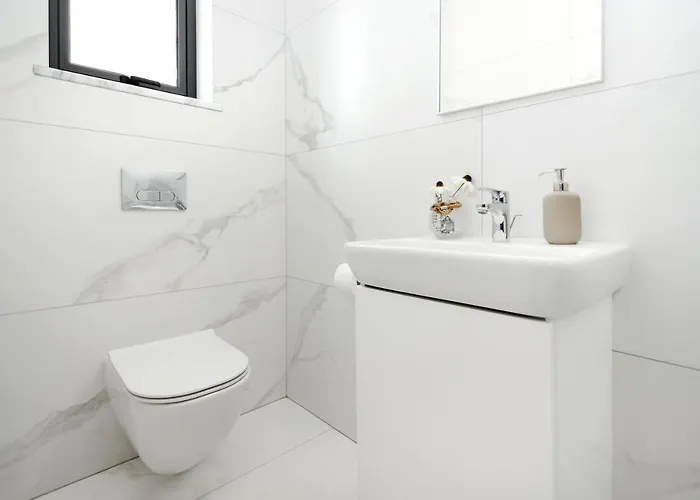 Queen Alexandra Protaras