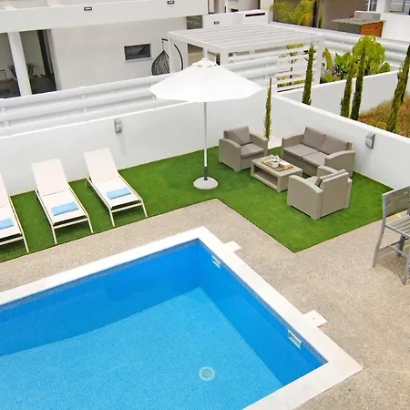 Queen Alexandra Protaras